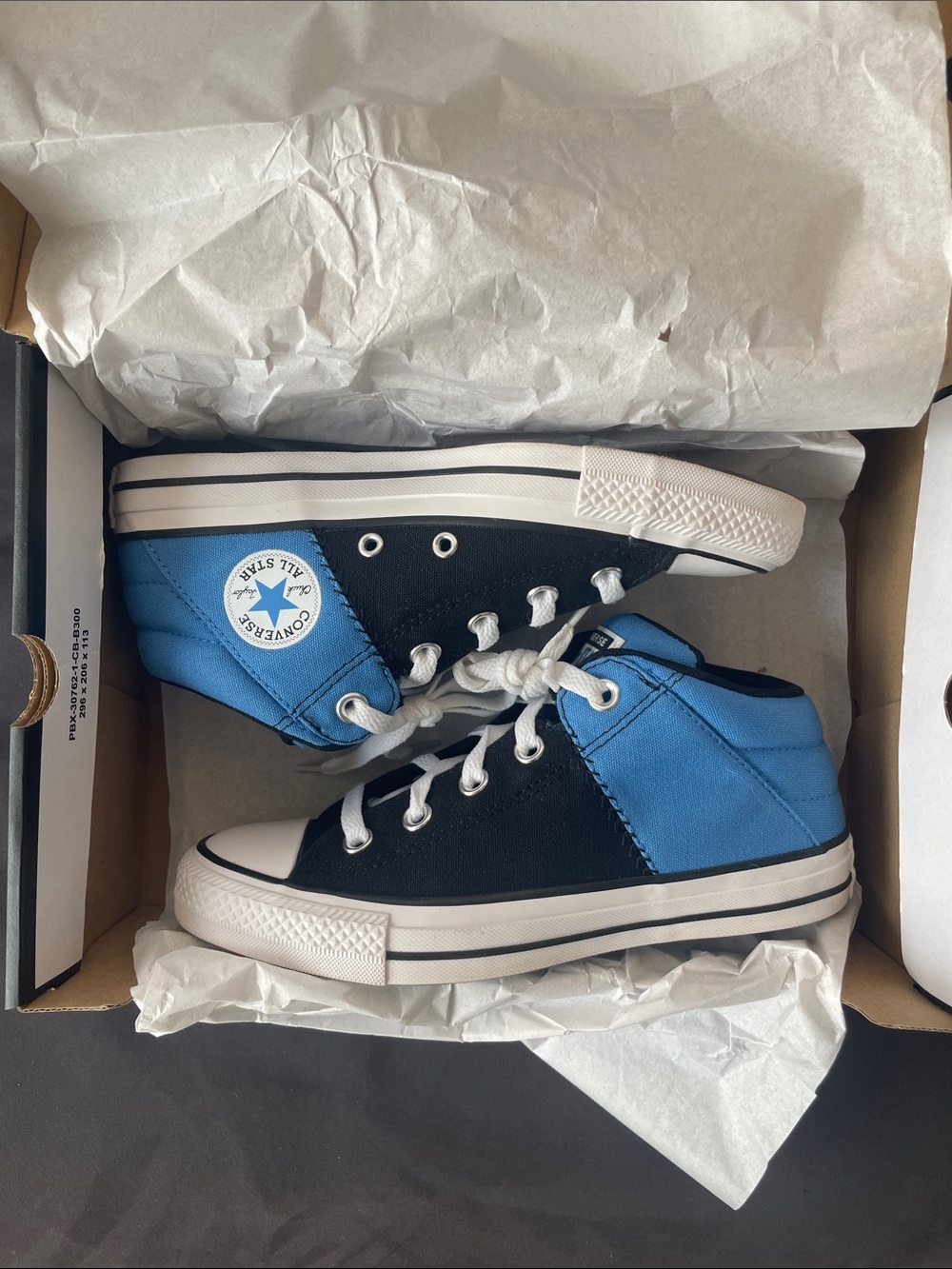 Converse Axel Mid Sneakers NWT